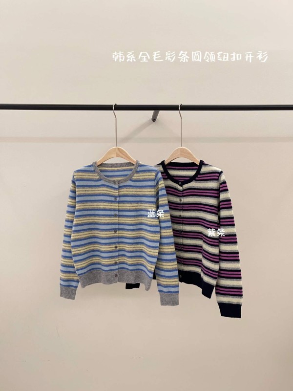 전 울 배색 스트라이프 라운드넥