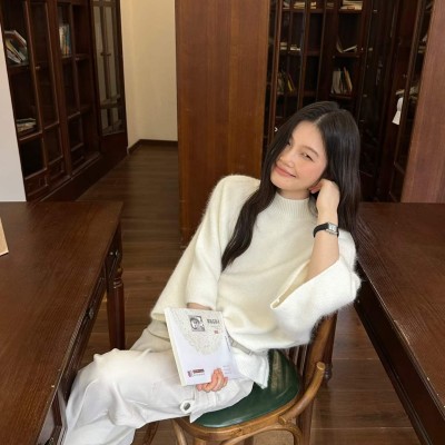 누구나 어울리는 하프 터틀넥 스